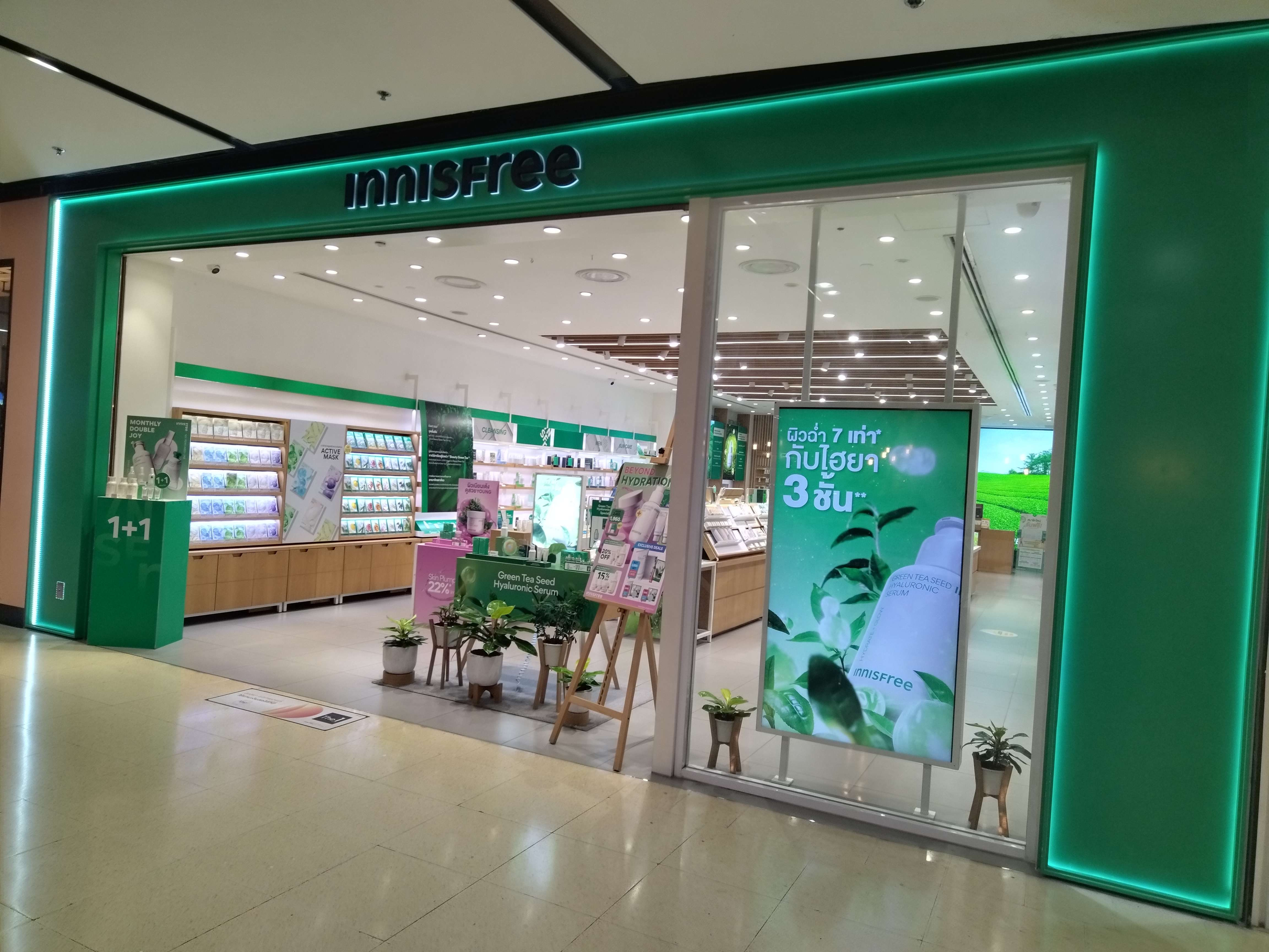 门店玻璃橱窗展示屏