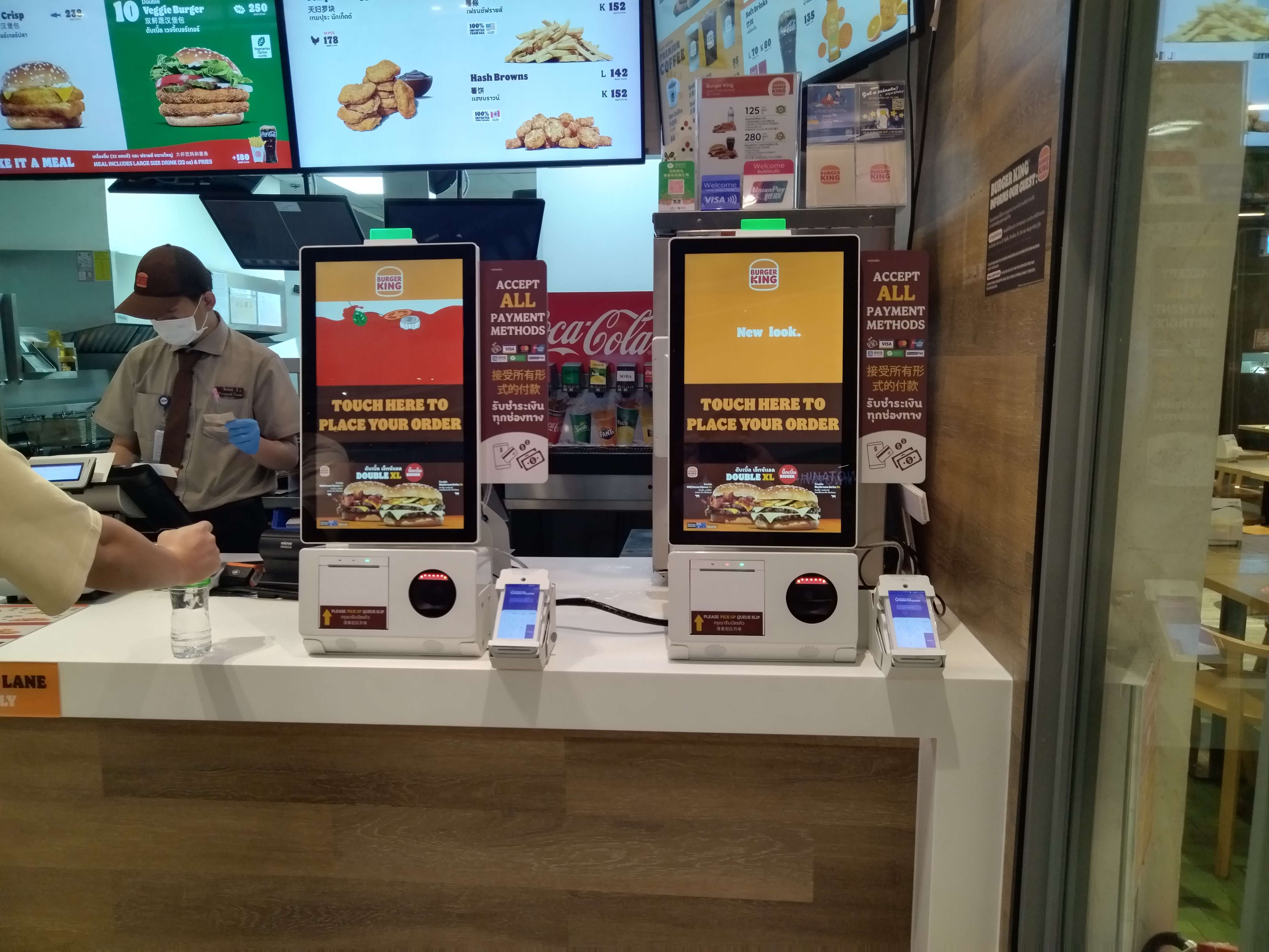 机场快餐店自助点餐收银一体机