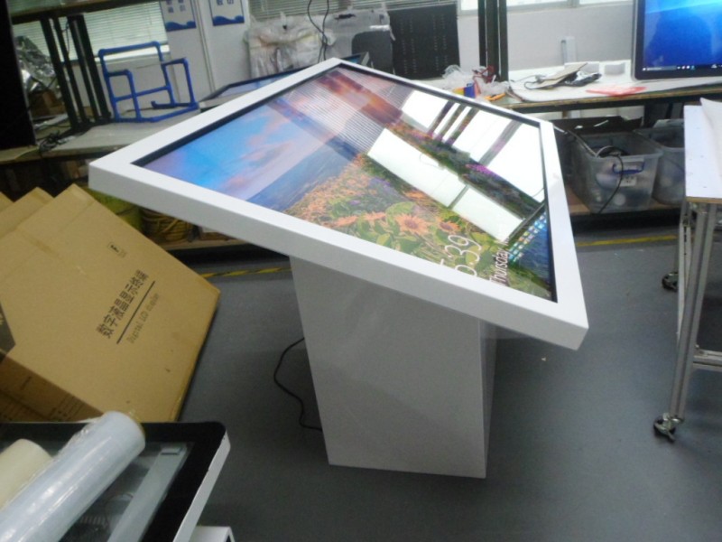 液晶触摸一体机