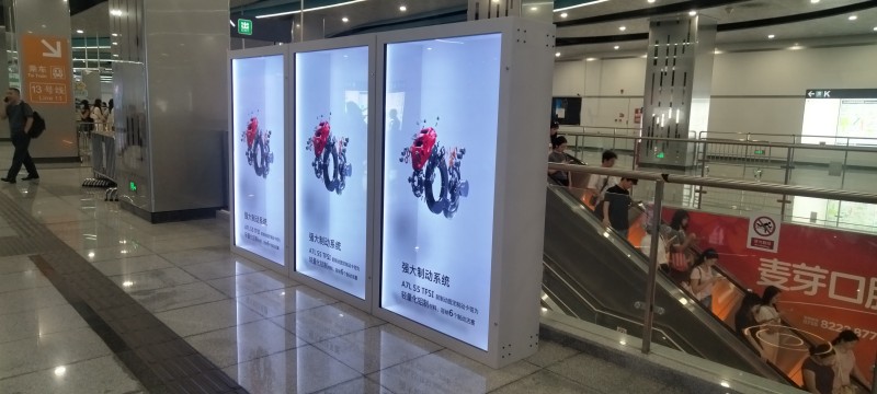 透明屏幕展示柜
